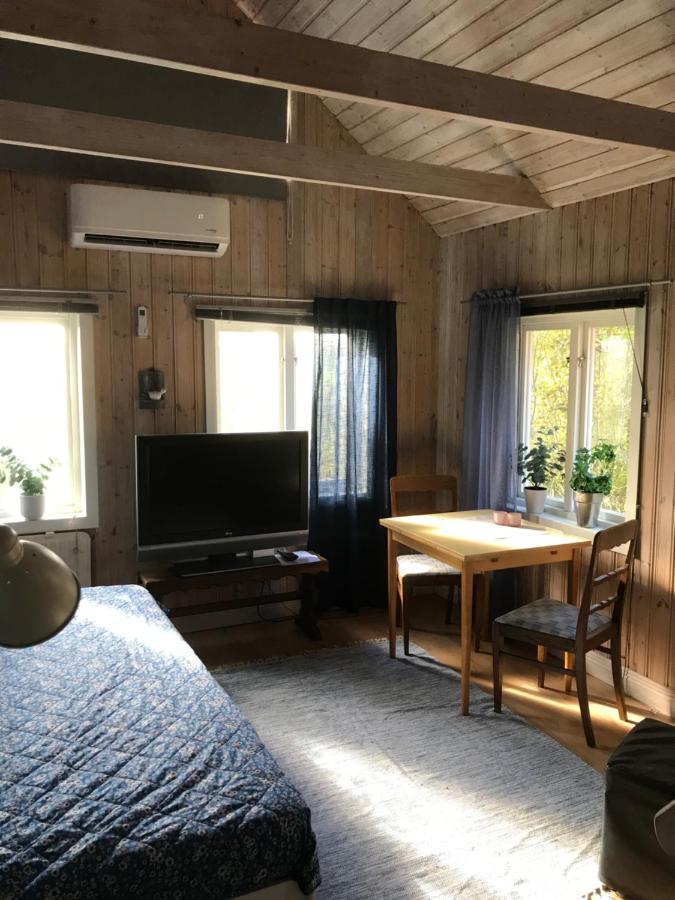 Trevlig Stuga Pa Landet, Centralt 8Km Fran Centrum Eskilstuna Kültér fotó
